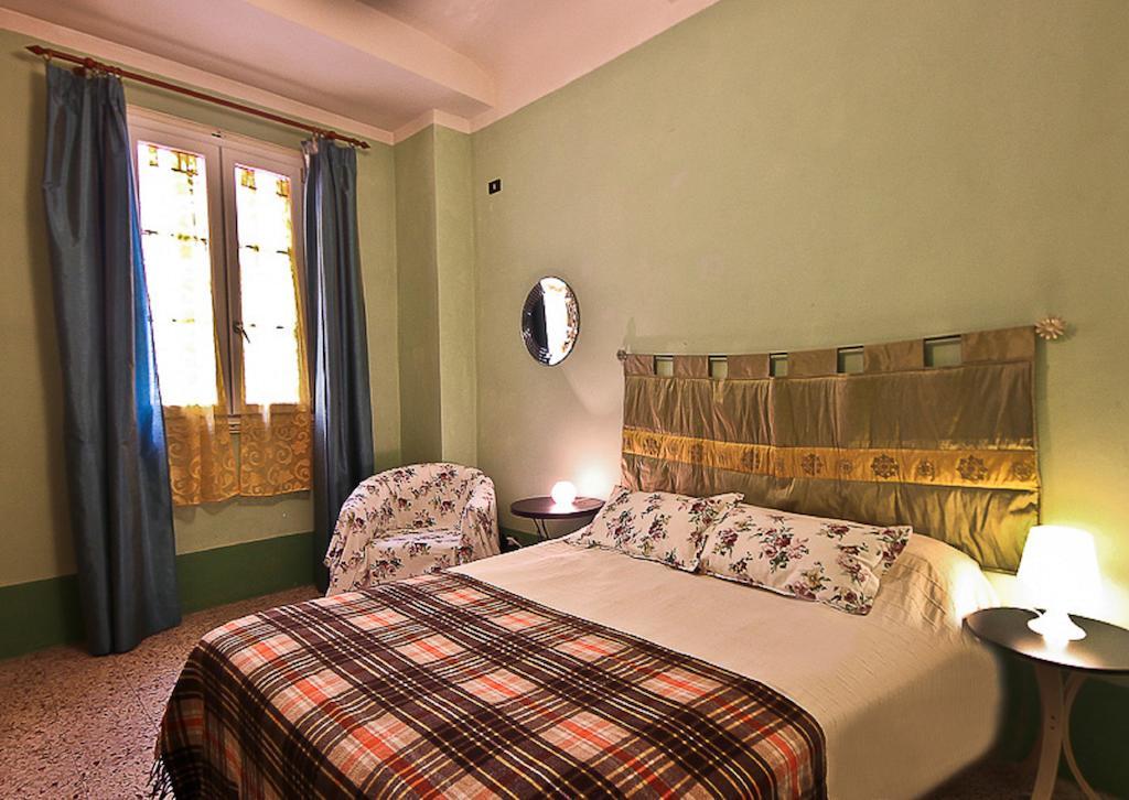 Apartments Florence- Santa Maria Novella Szoba fotó